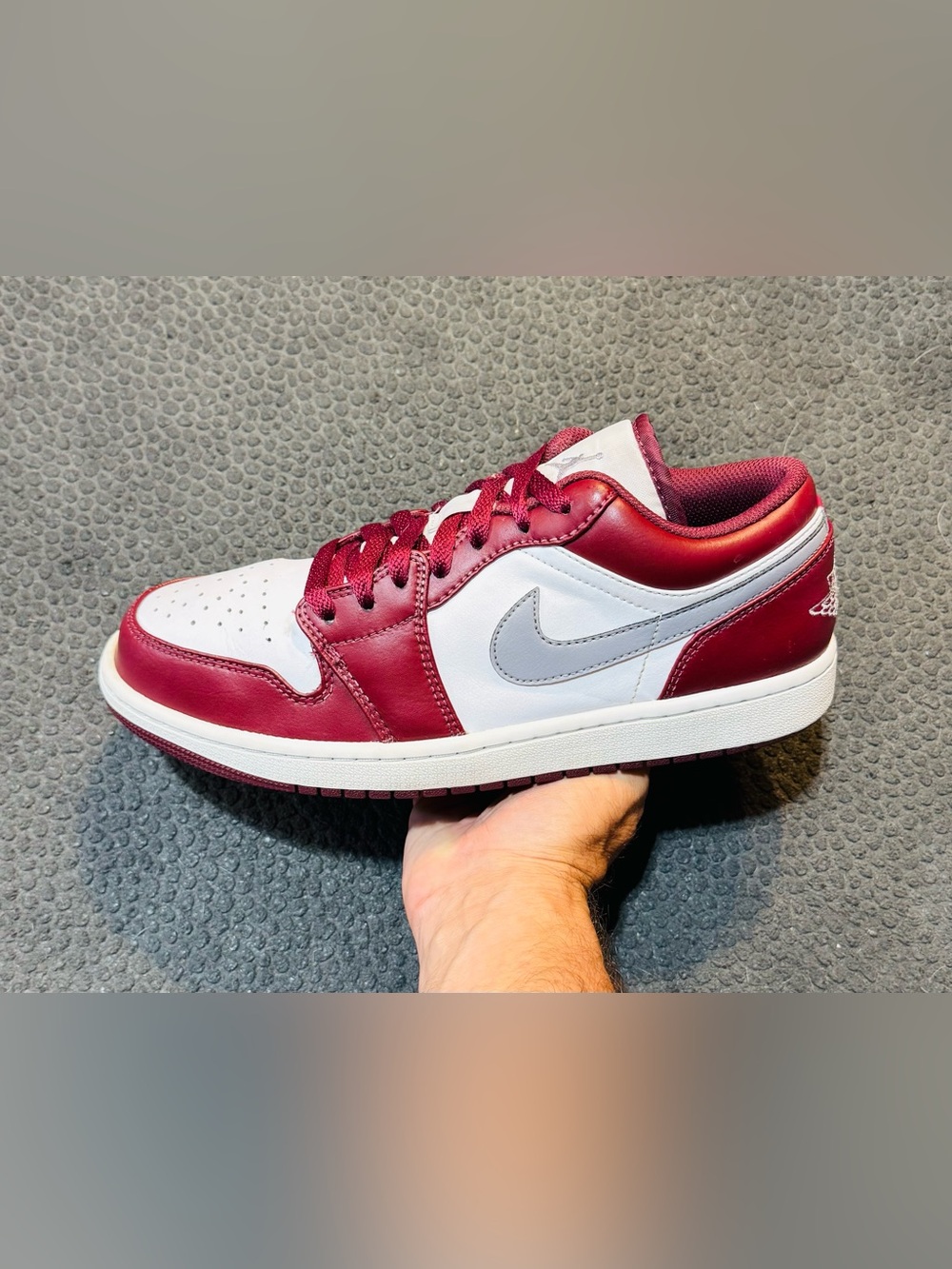 Jordan 1 Low ‘White Bordeaux’ 2022 (Sz 9M/10.5W)